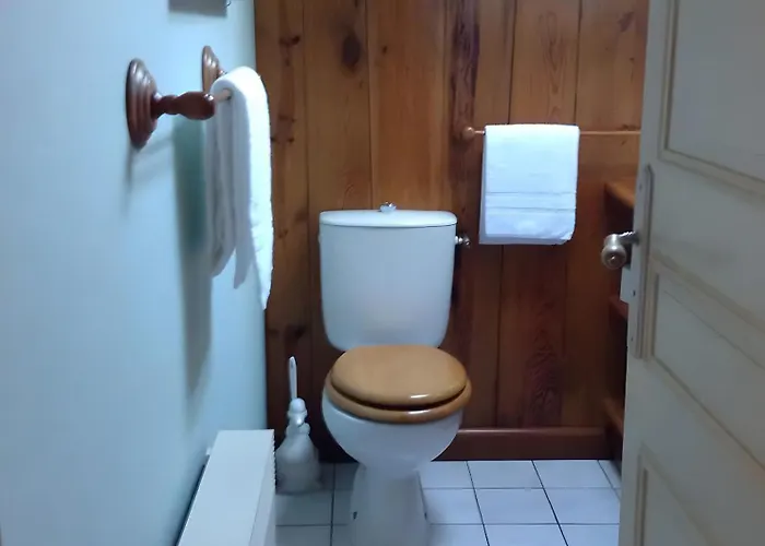 La Gourmantine לינה וארוחת בוקר Polignac (Haute-Loire)